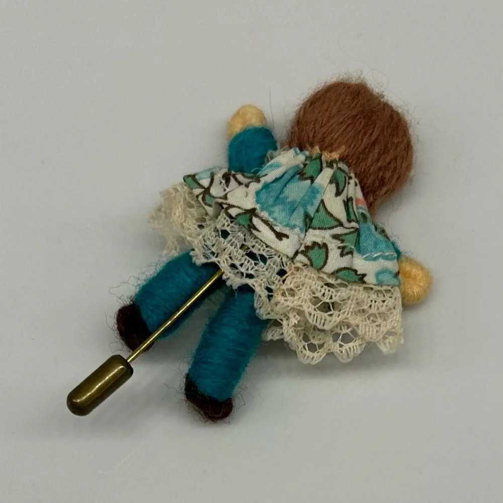 Handmade Doll Pin / Brooch - VINTAGE 1970s - Picture 3 of 7